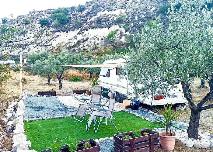 Camping Olive Grove Mountain Caravan *