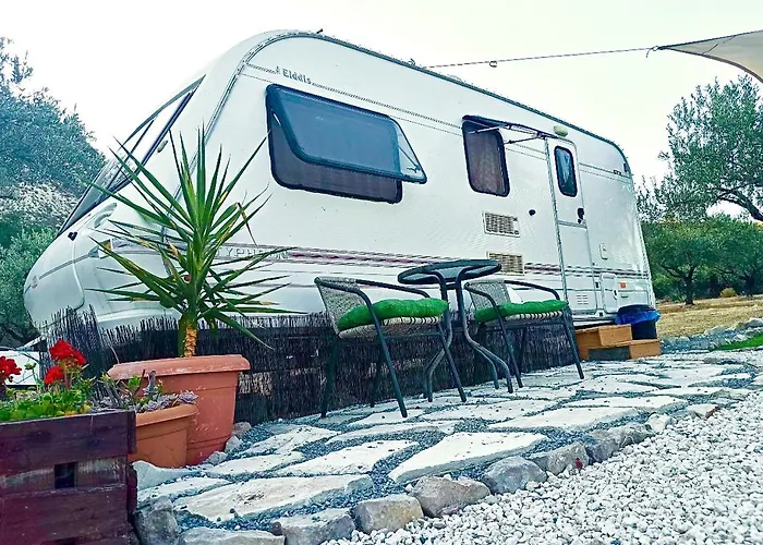 Camping Olive Grove Mountain Caravan