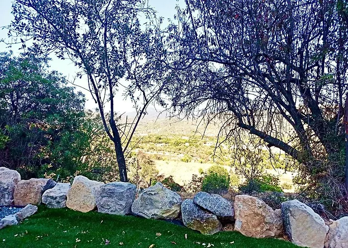 Olive Grove Mountain Caravan Campingplatz